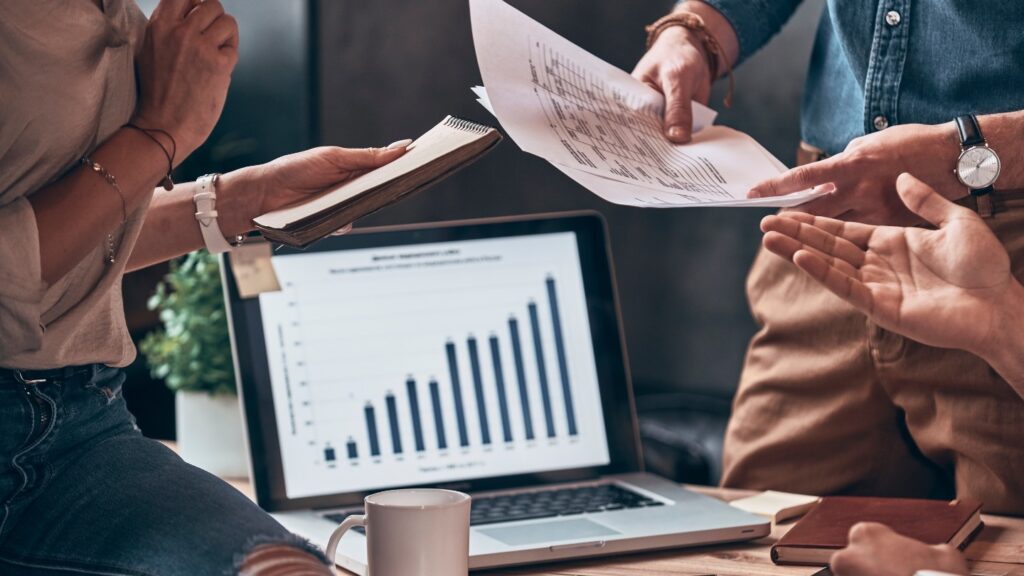 Bookkeeping and fractional CFO services for SMBs